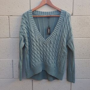 Express | V-Neck Chunky Cable Knit Ribbed Winter Sweater in Sage NEW Size Small